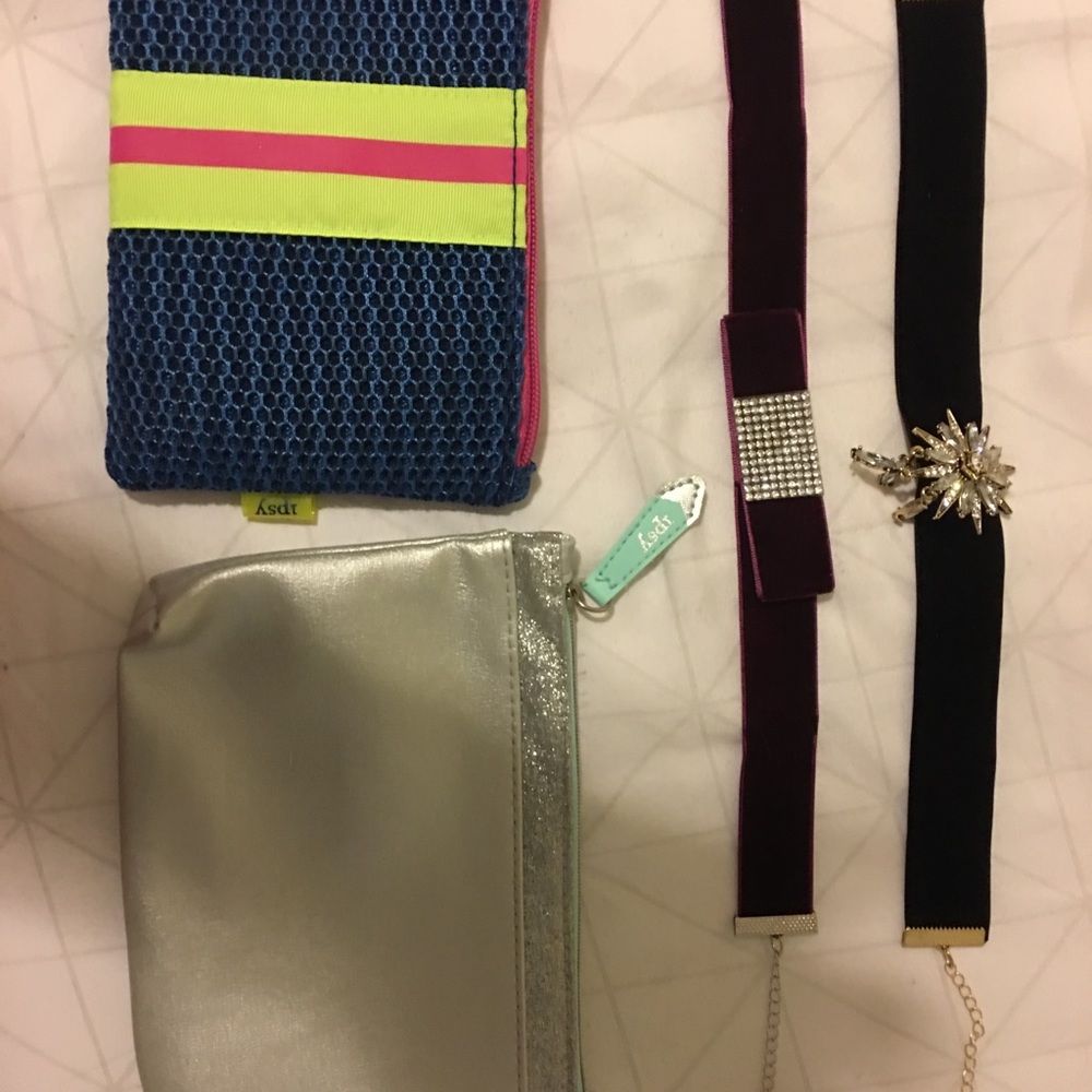 Make Up - Picture 3 of 4